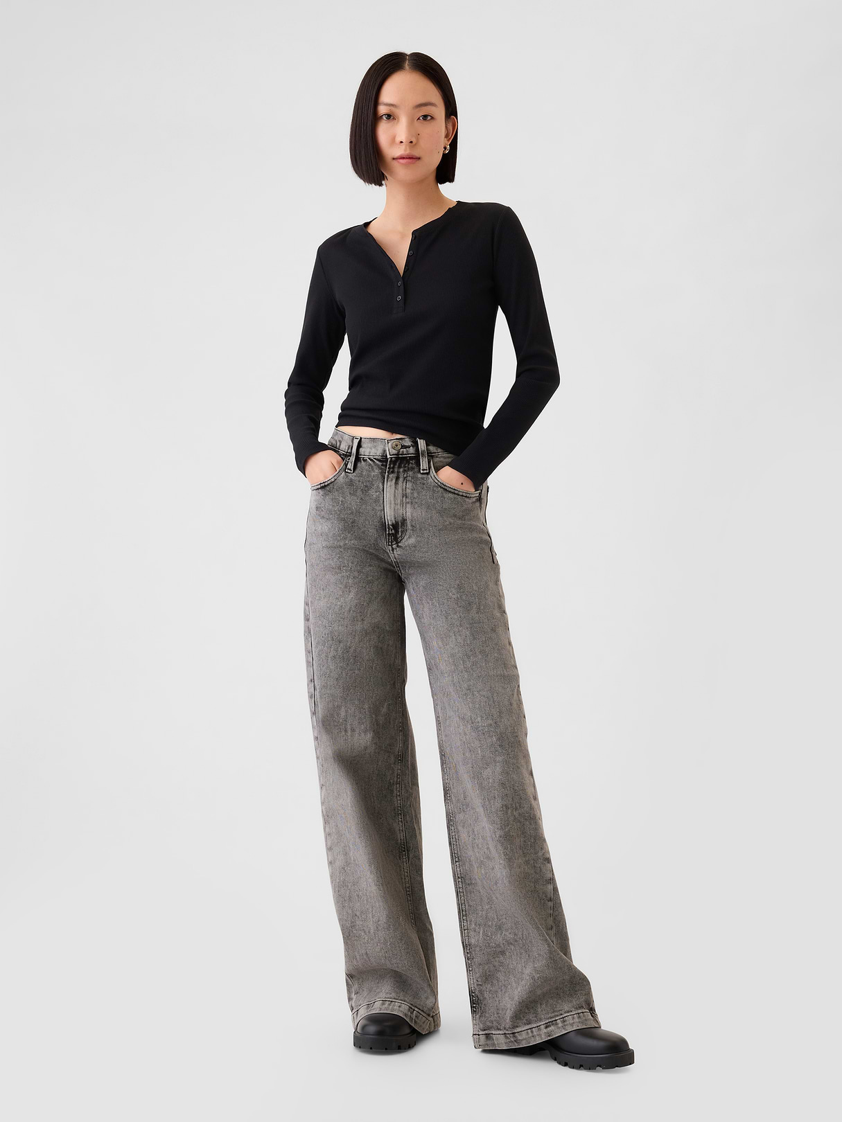 High Rise Stride Wide-Leg Jeans - Black