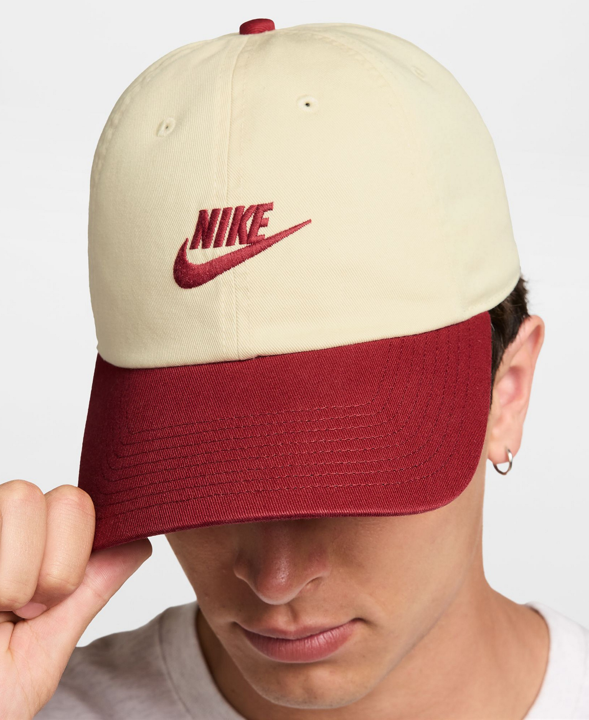 Nike Unisex Club Logo Embroidered Cap - Khaki /Team Crimson