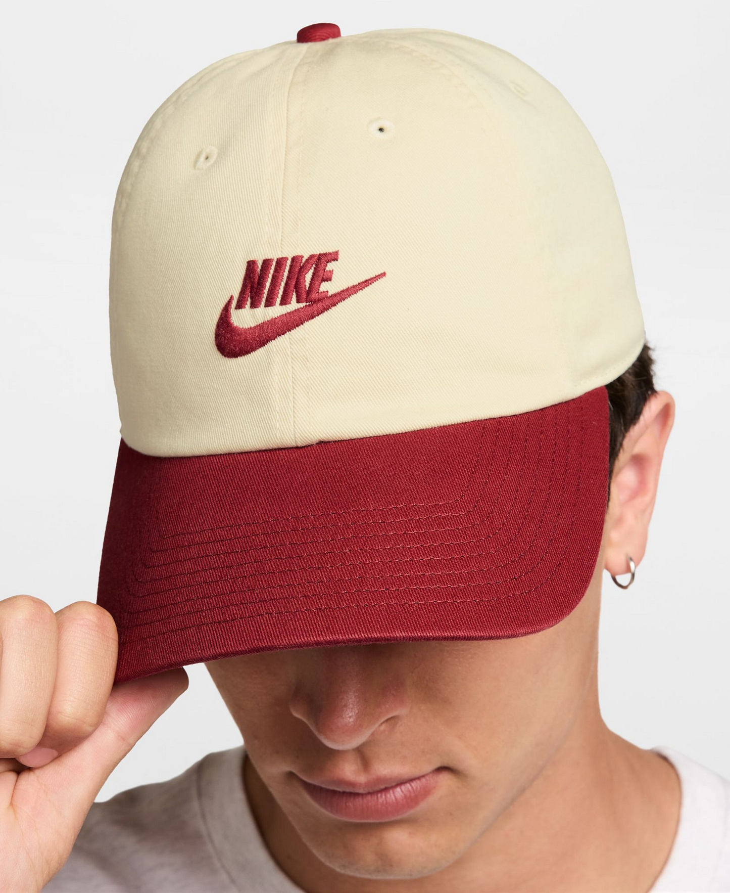 Nike Unisex Club Logo Embroidered Cap - Khaki /Team Crimson
