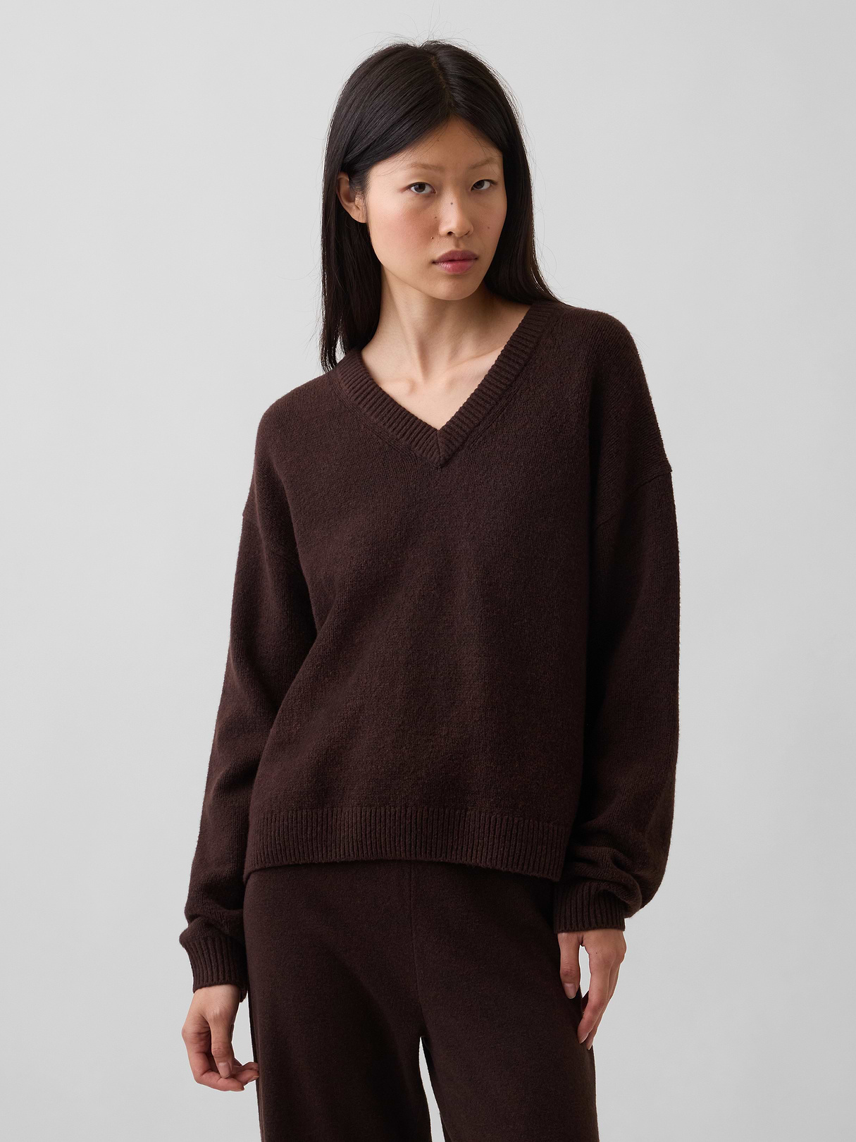 CashSoft Oversized V-Neck Sweater - Terra brown