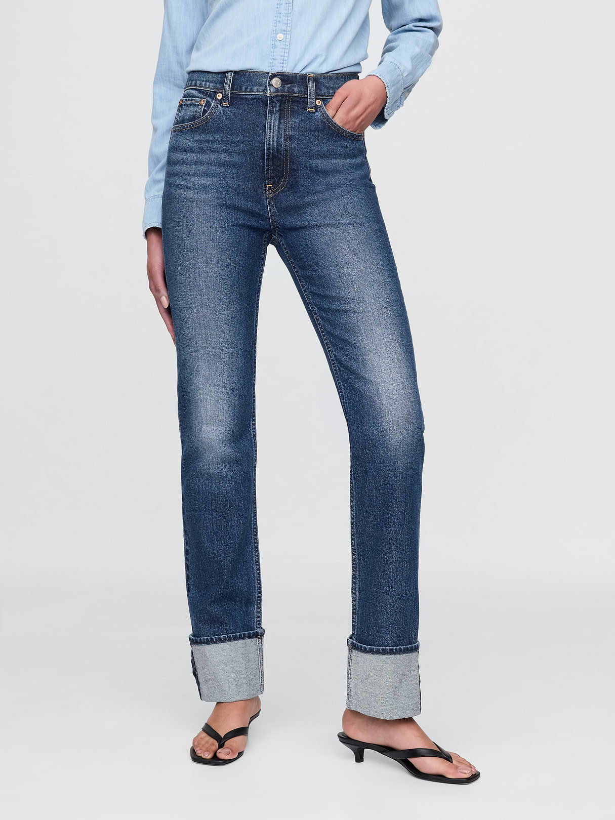High Rise Twisted-Seam '90s Slim Straight Jeans - Cuffed dark wash
