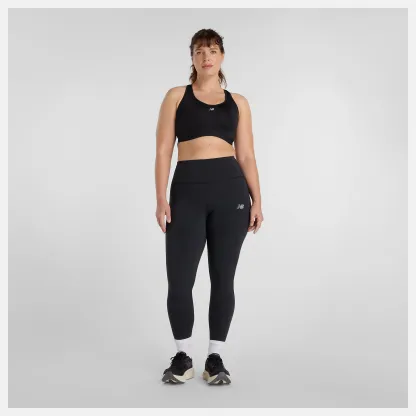 MaCara lleva una talla M y mide 5'9"/175cm. Pecho : 38"/96cm, Cintura : 32.5"/82cm, Caderas : 45"/114cm
