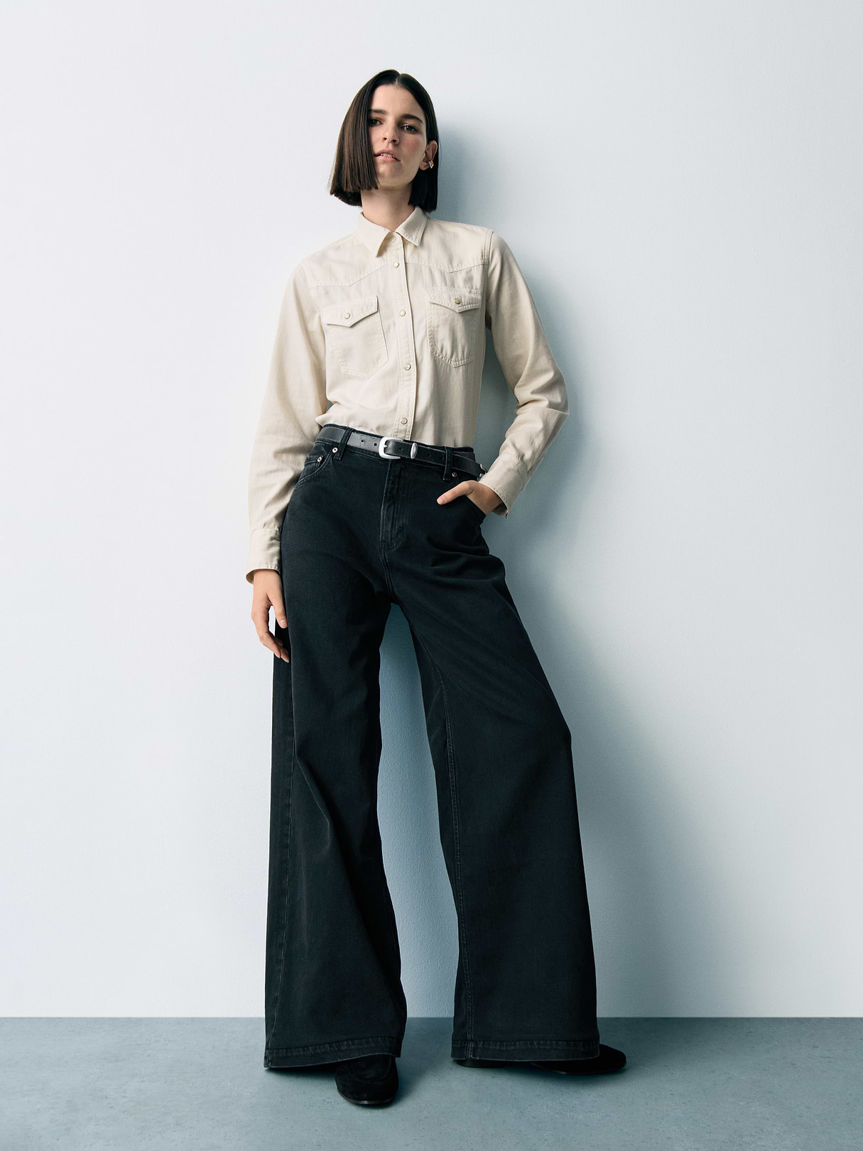 High Rise Stride Wide-Leg Jeans - Washed black