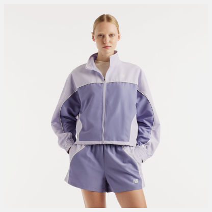 Karoliina V is wearing size S and is 178 cm. Chest: 82 cm, Waist: 65 cm, Hips: 91.5 cm