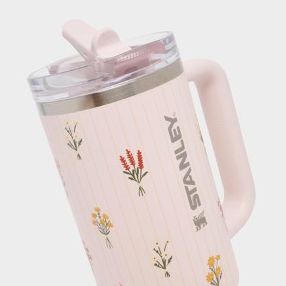 Stanley x Caitlin Clark Quencher ProTour Flip Straw Tumbler (30 oz) - Rose Quartz Bouquet