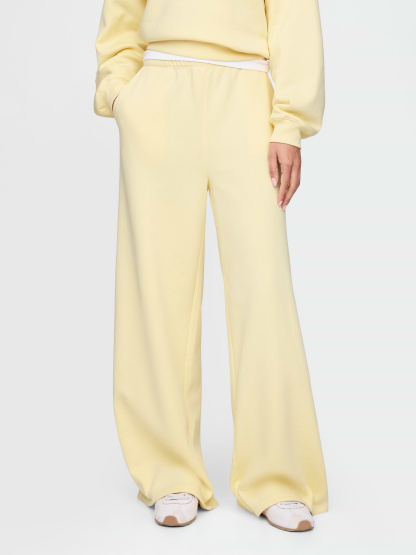 VintageSoft Baggy Sweatpants - Light yellow