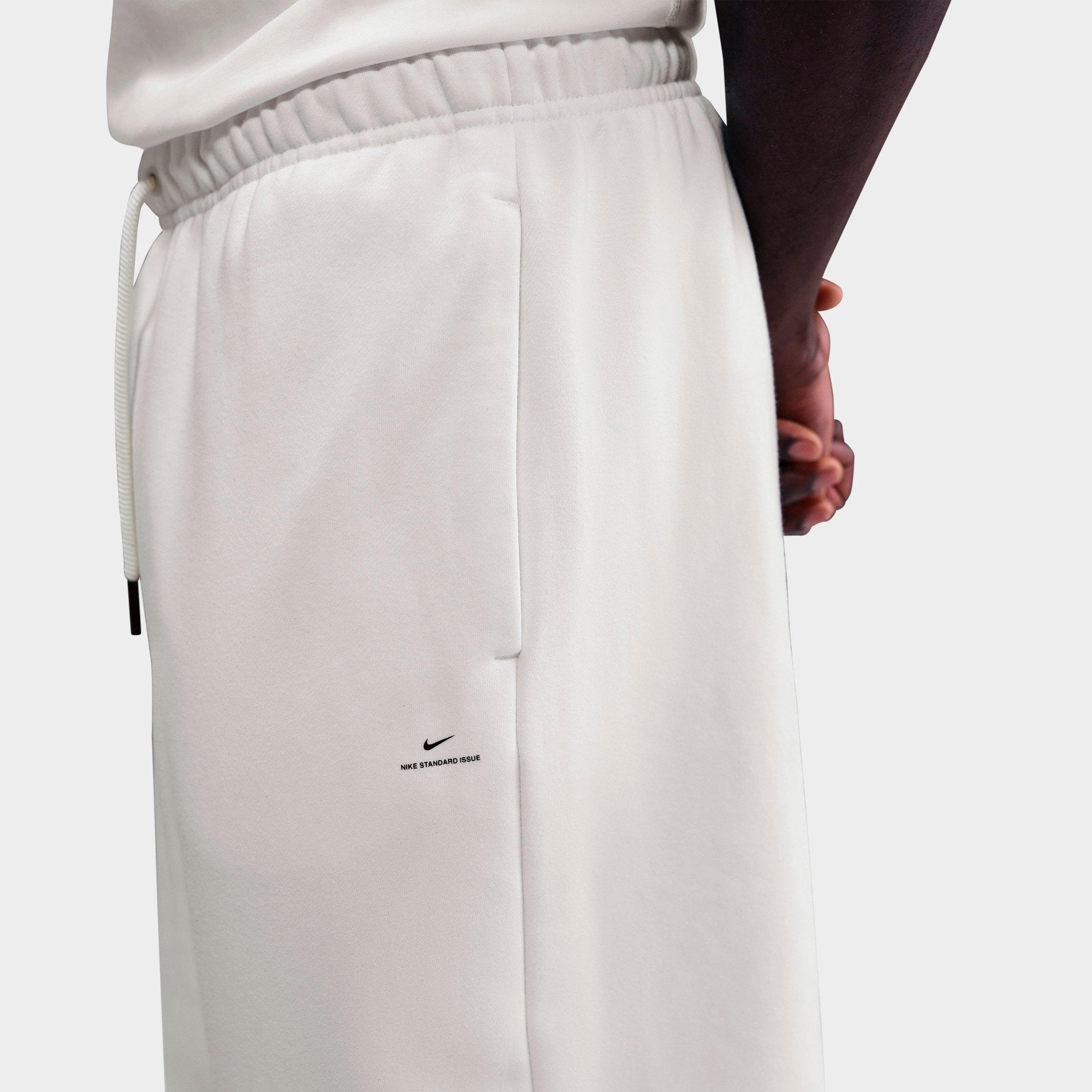 Men's Nithtke Standard Issue Therma-FIT Brushed Fleece Basketball Pants - Sail/Black