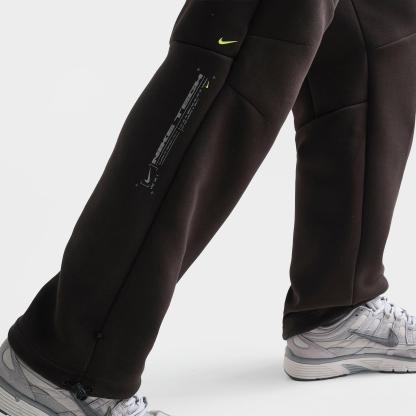 Men's Nithtke Tech Fleece Windrunner Graphic Jogger Pants - Velvet Brown/Black