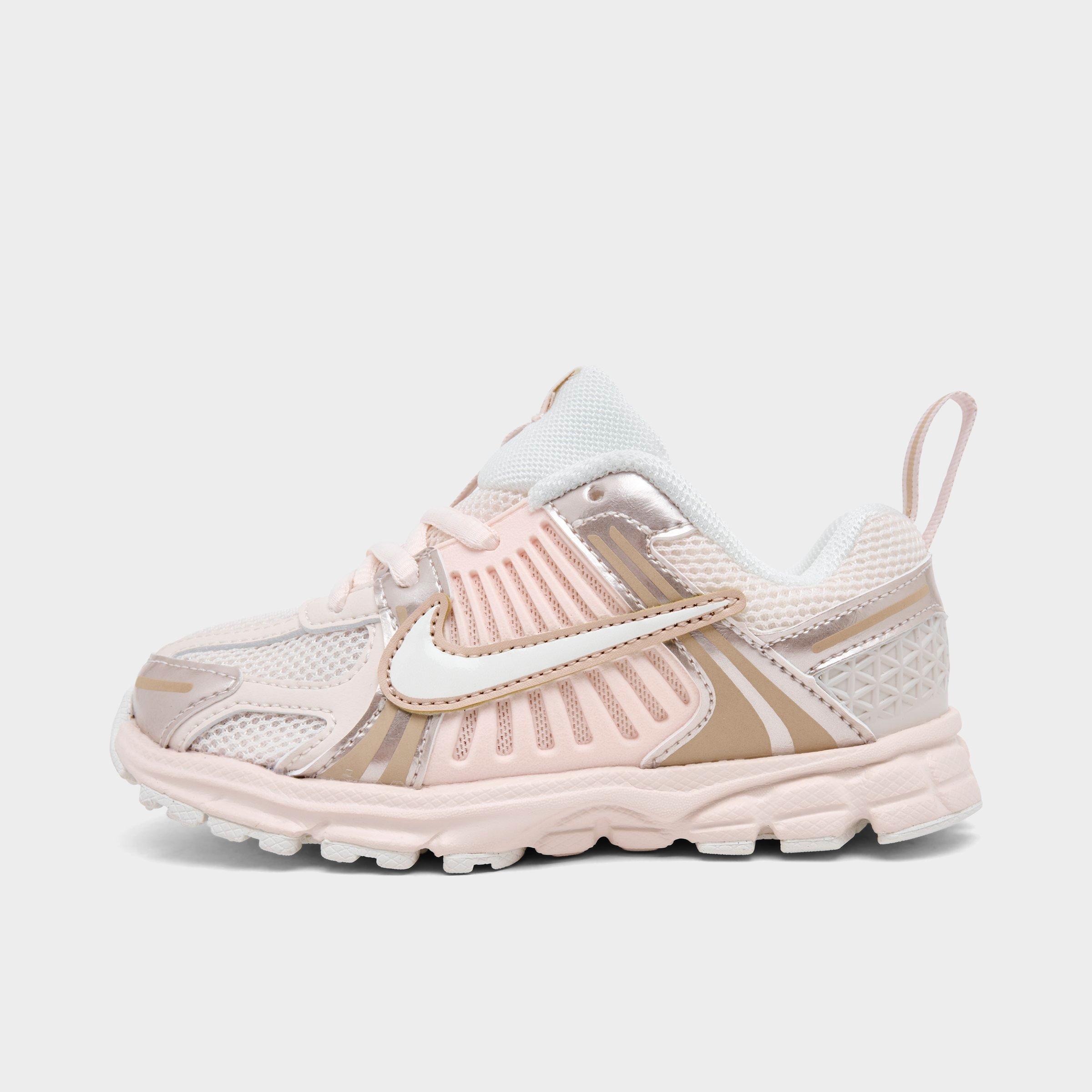 Infant and Kids' Toddler Nithtke Vomero 5 Stretch Lace Casual Shoes - Chalk/Sail - Left shoe facing left. Outside of the shoe.