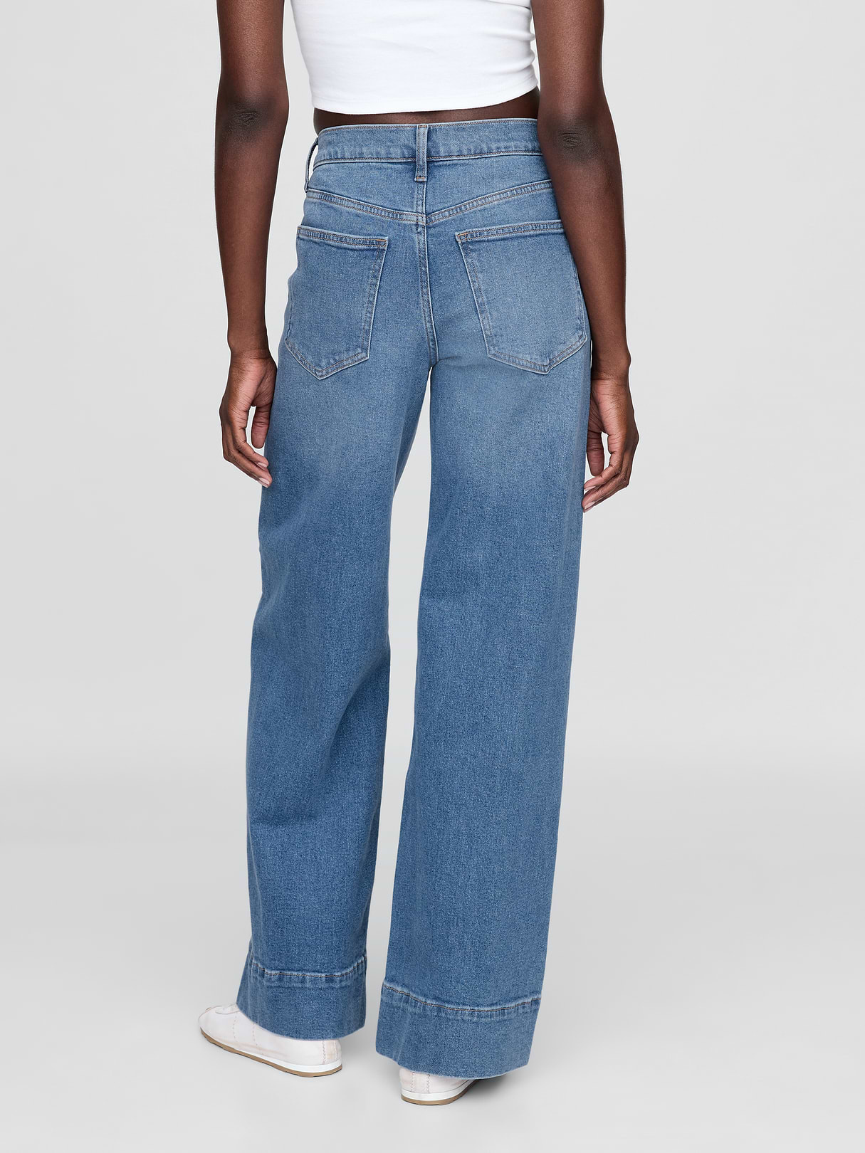 High Rise Stride Cuffed Wide-Leg Jeans - Medium wash