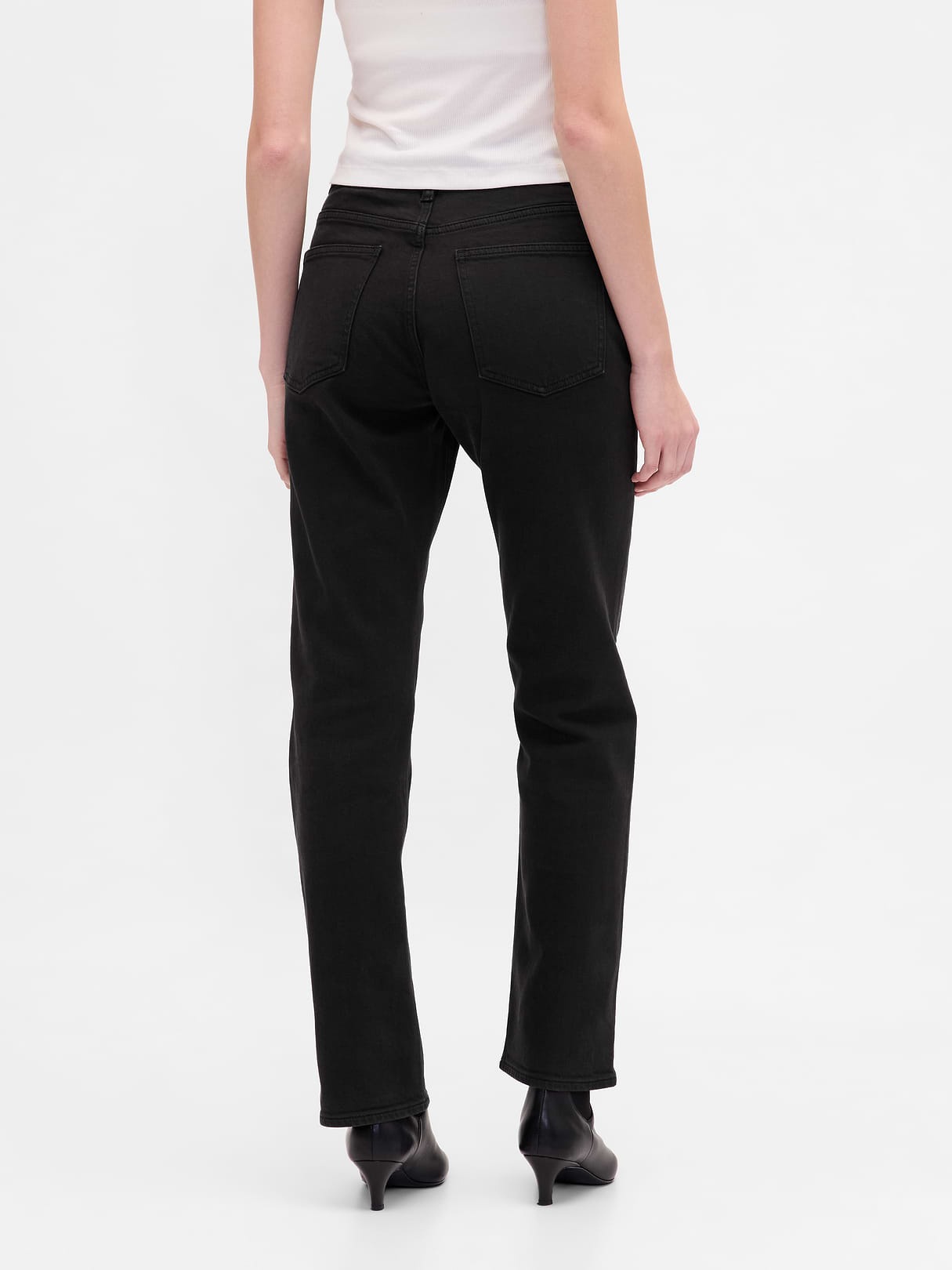 High Rise '90s Slim Straight Jeans - Black wash