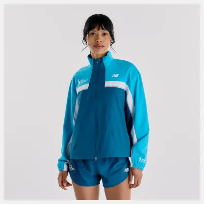Chi is wearing size S and is 5'9"/ 175cm. Chest: 32"/81cm, Waist: 24"/61cm, Hips: 35"/89cm