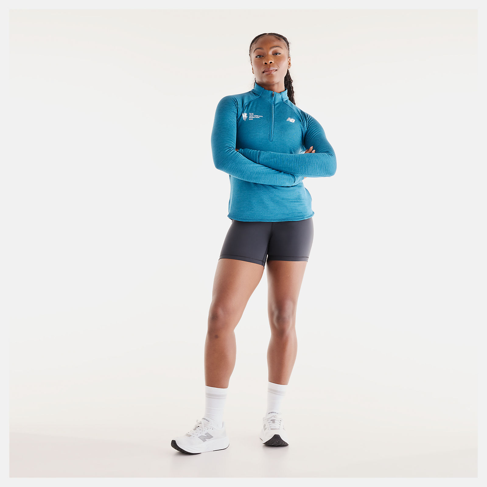 Isio-Maya is wearing size S and is 5'8"/172.72cm. Chest: 34"/86.36cm, Waist: 27.5"/69.85cm, Hips: 39"/99.06cm