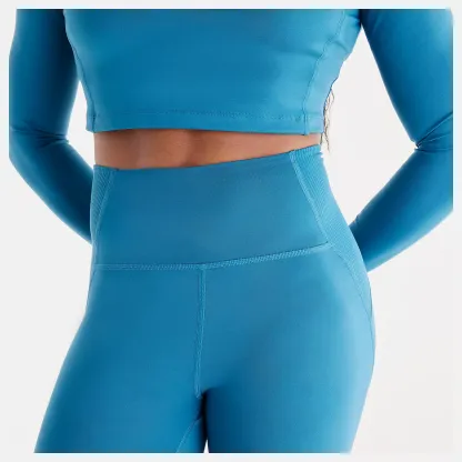Isio-Maya is wearing size S and is 5'8"/172.72cm. Chest: 34"/86.36cm, Waist: 27.5"/69.85cm, Hips: 39"/99.06cm