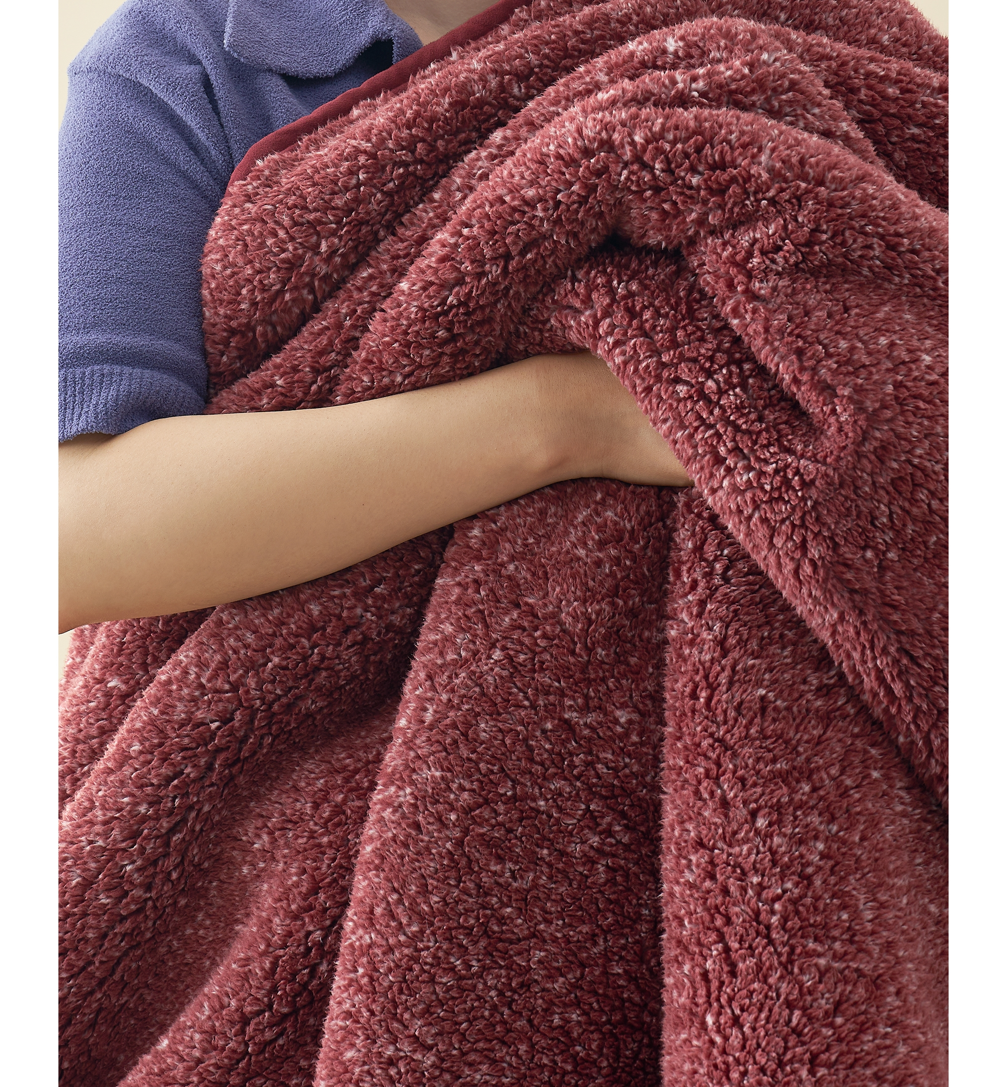 UGG® Classic UGGfluff Throw, 50" x 70" - Coffee Berry