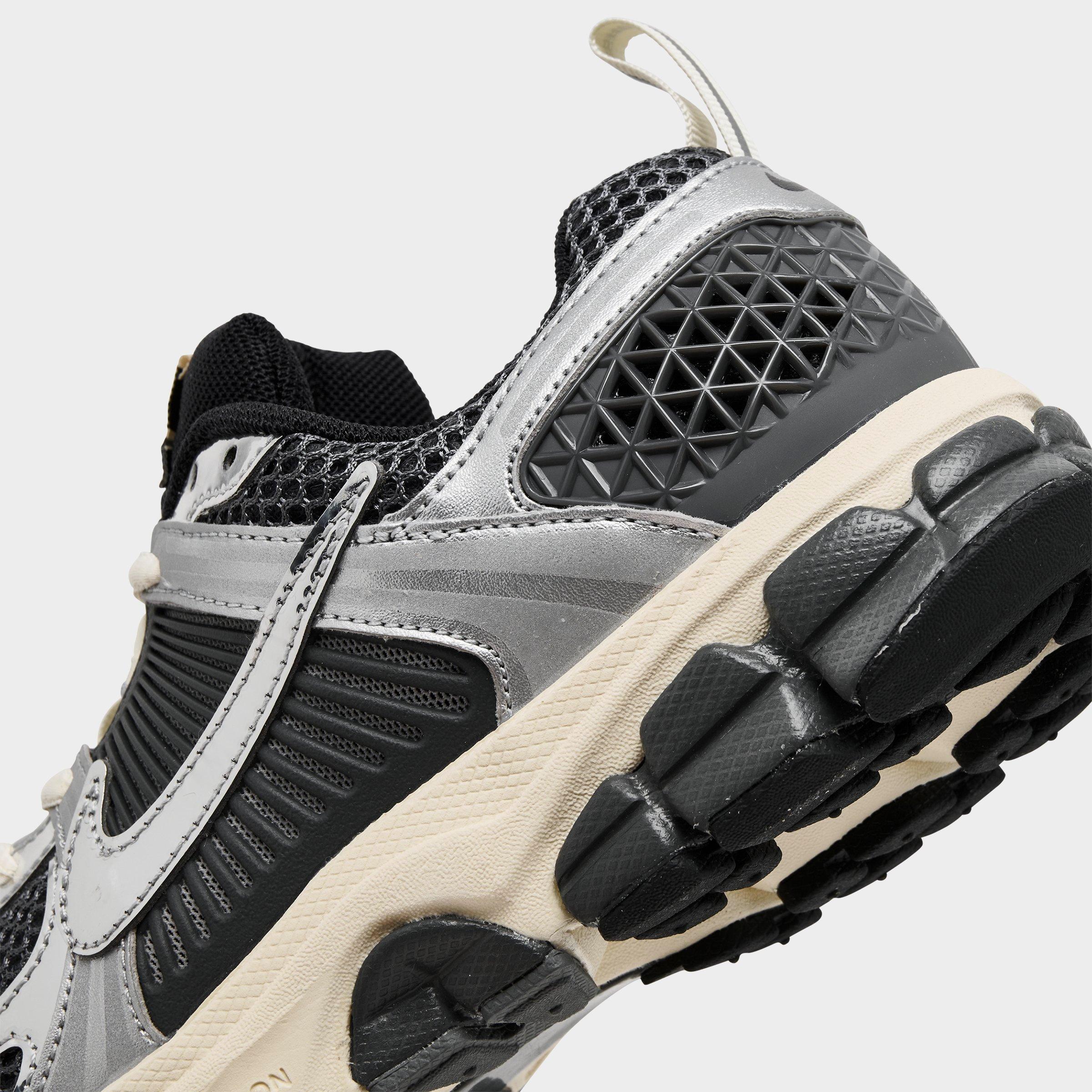 Big Kids' Nithtke Vomero 5 Casual Shoes - Part 1 - Iron Grey/Metallic Silver/Coconut Milk/Chrome - Detail shot