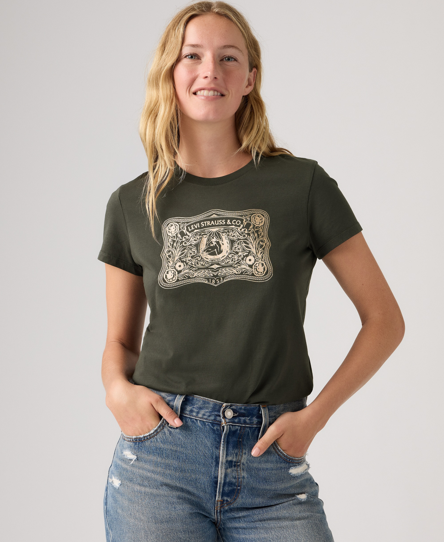 Levi's Women's Perfect Graphic Logo Cotton T-Shirt - Archival Buckle Pirate Black