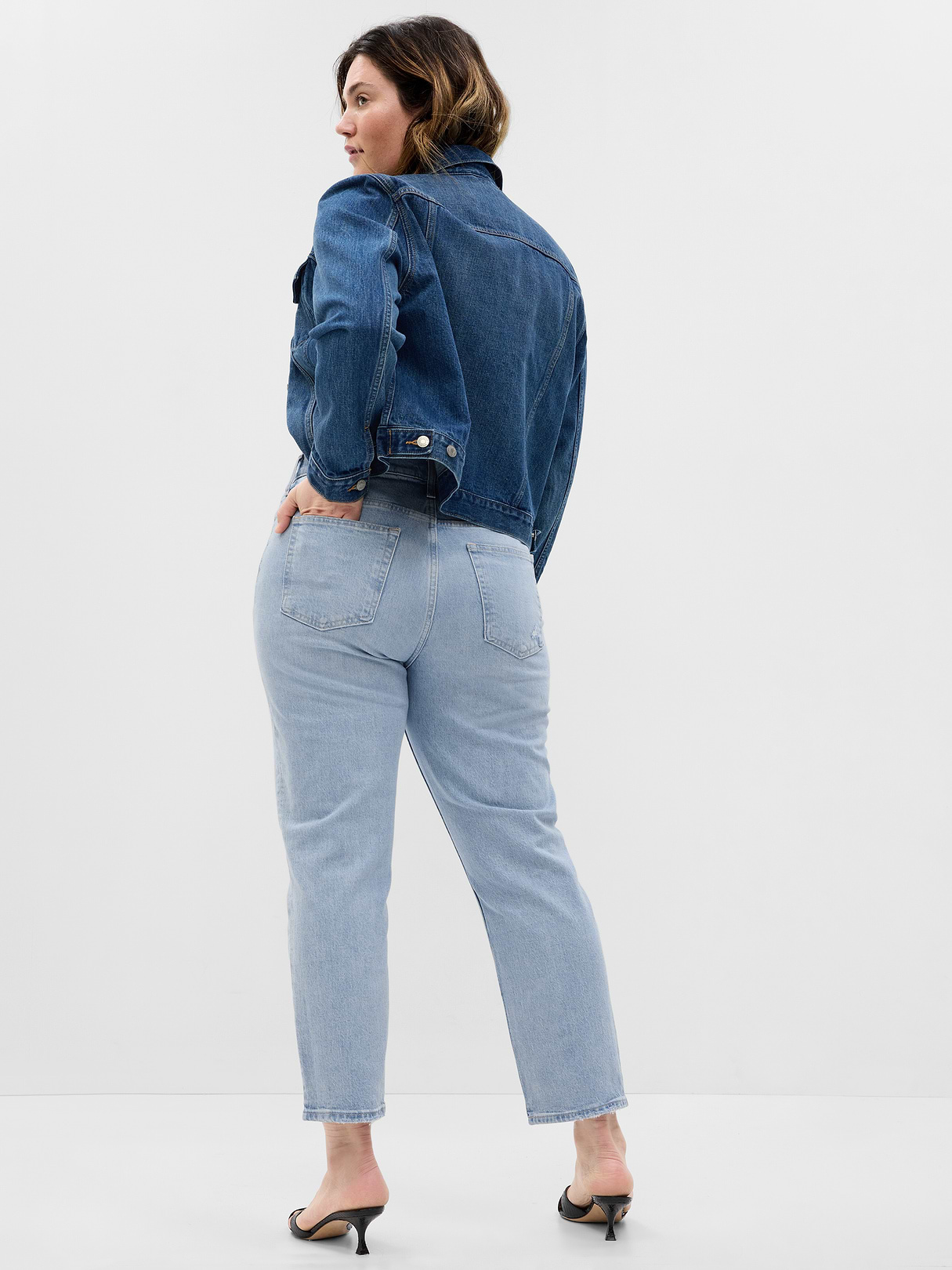 High Rise Cheeky Straight Jeans - Light wash