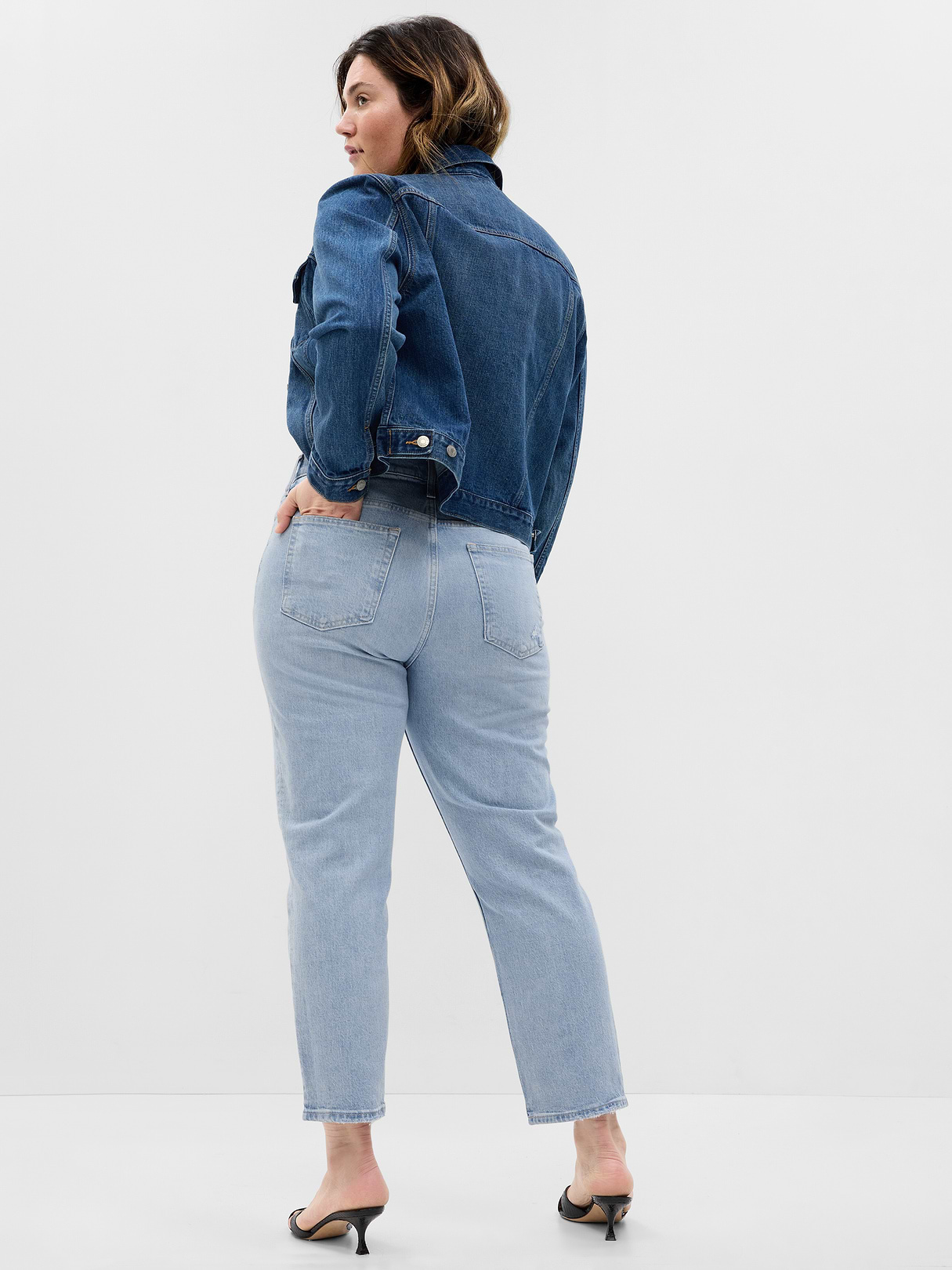 High Rise Cheeky Straight Jeans - Light wash