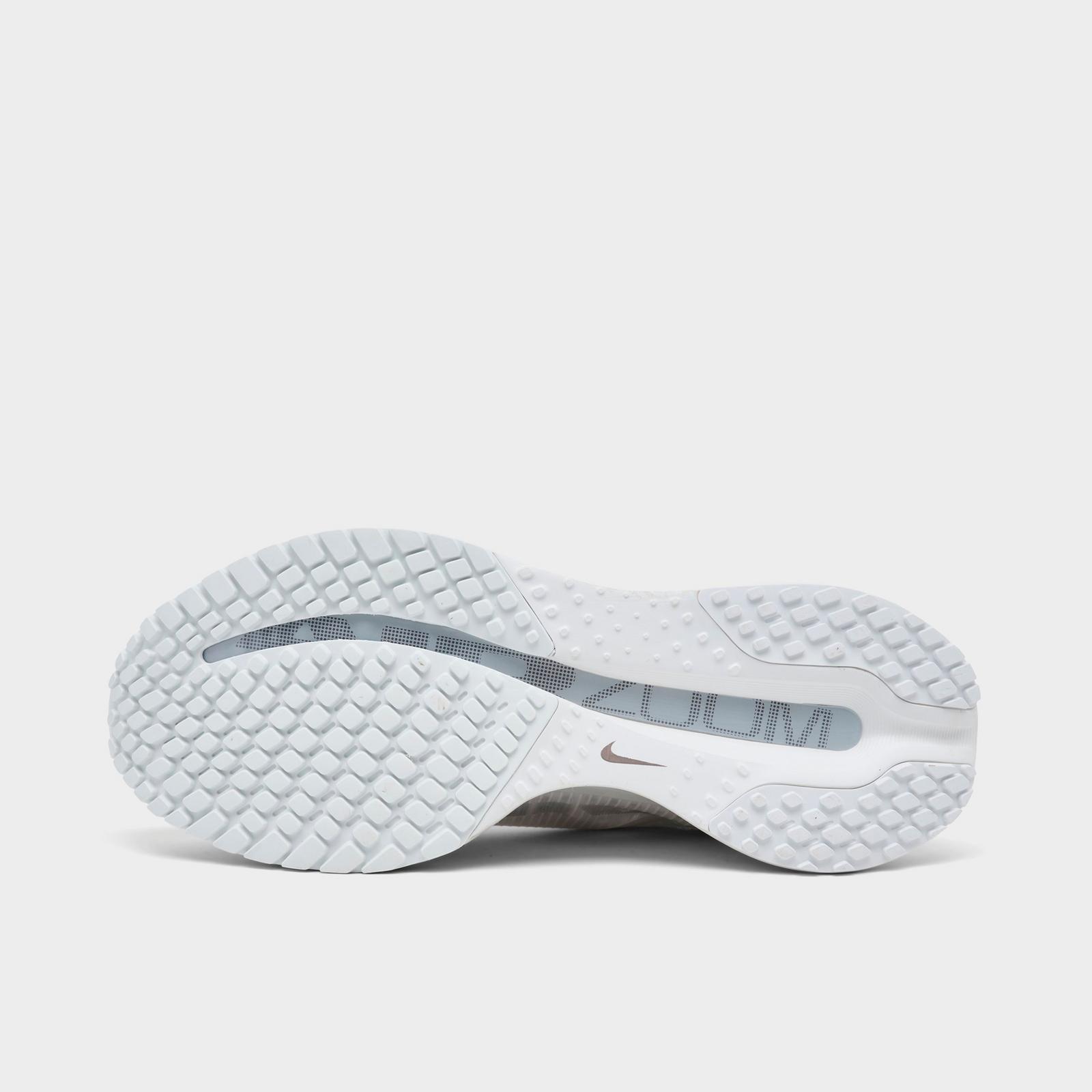 Women's Nike Pegasus Premium Running Shoes - Summit White/Pure Platinum/Pencil Point/White