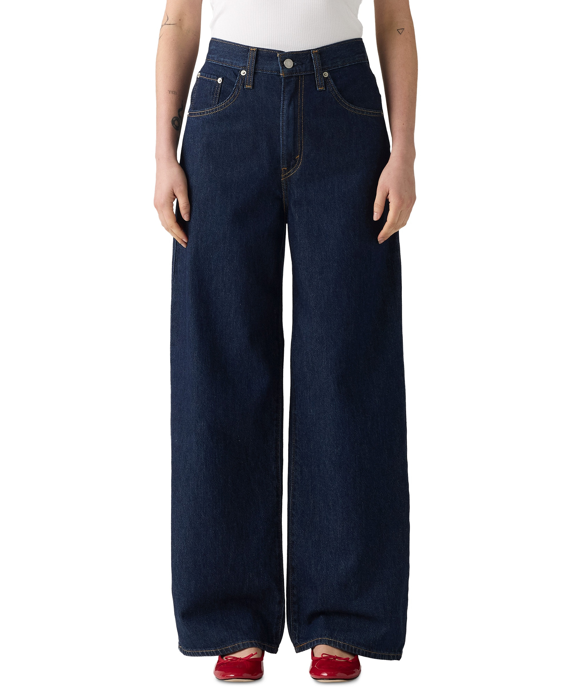 Levi's Women's Cinch-Waist Lightweight Baggy Jeans - Reign Of The Rinse