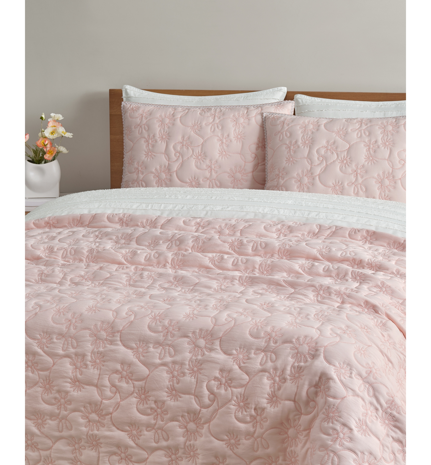 UGG® Botanic Lightweight 3-Piece Quilt Sets - Himalayan Salt, Cameo Rose