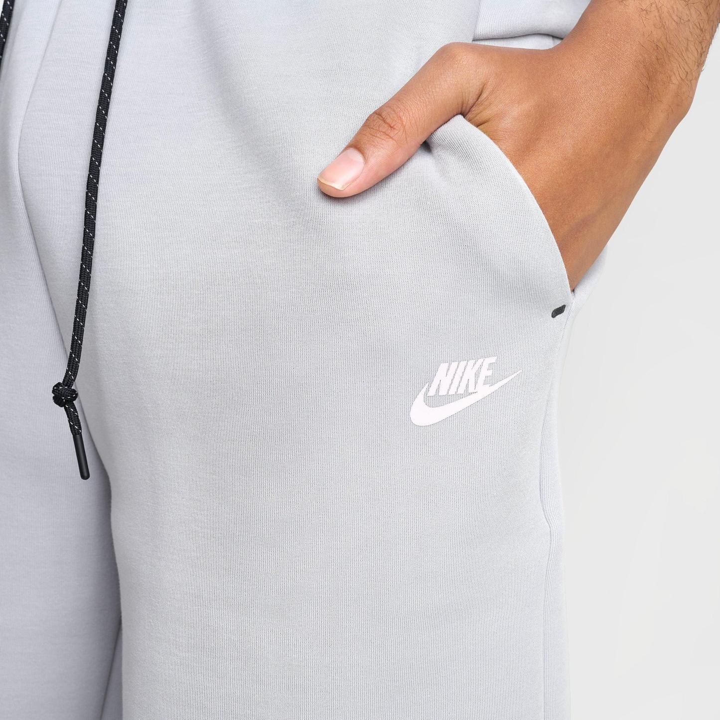 Men's Nithtke Tech Fleece Shorts - Smoke Grey/White