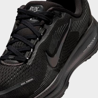 Big Kids' Nithtke Vomero 18 Running Shoes - Part 2 - Black/Dark Smoke Grey/Light Smoke Grey - Detail shot