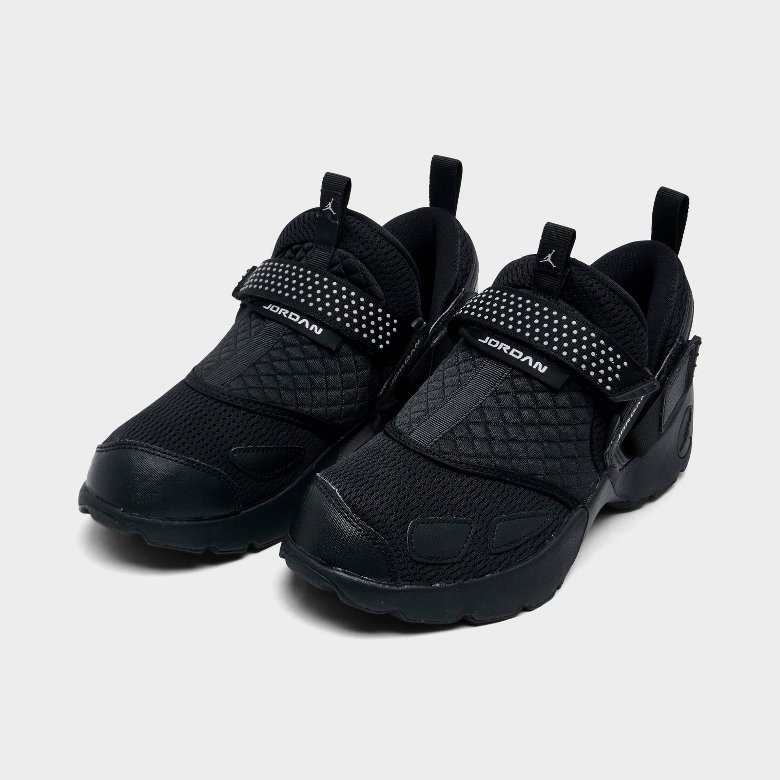 Women's Jordan Trunner LX Casual Shoes - Black/Black/Black - view 2