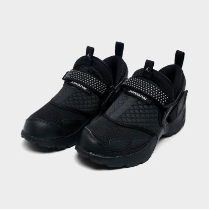 Women's Jordan Trunner LX Casual Shoes - Black/Black/Black - view 2