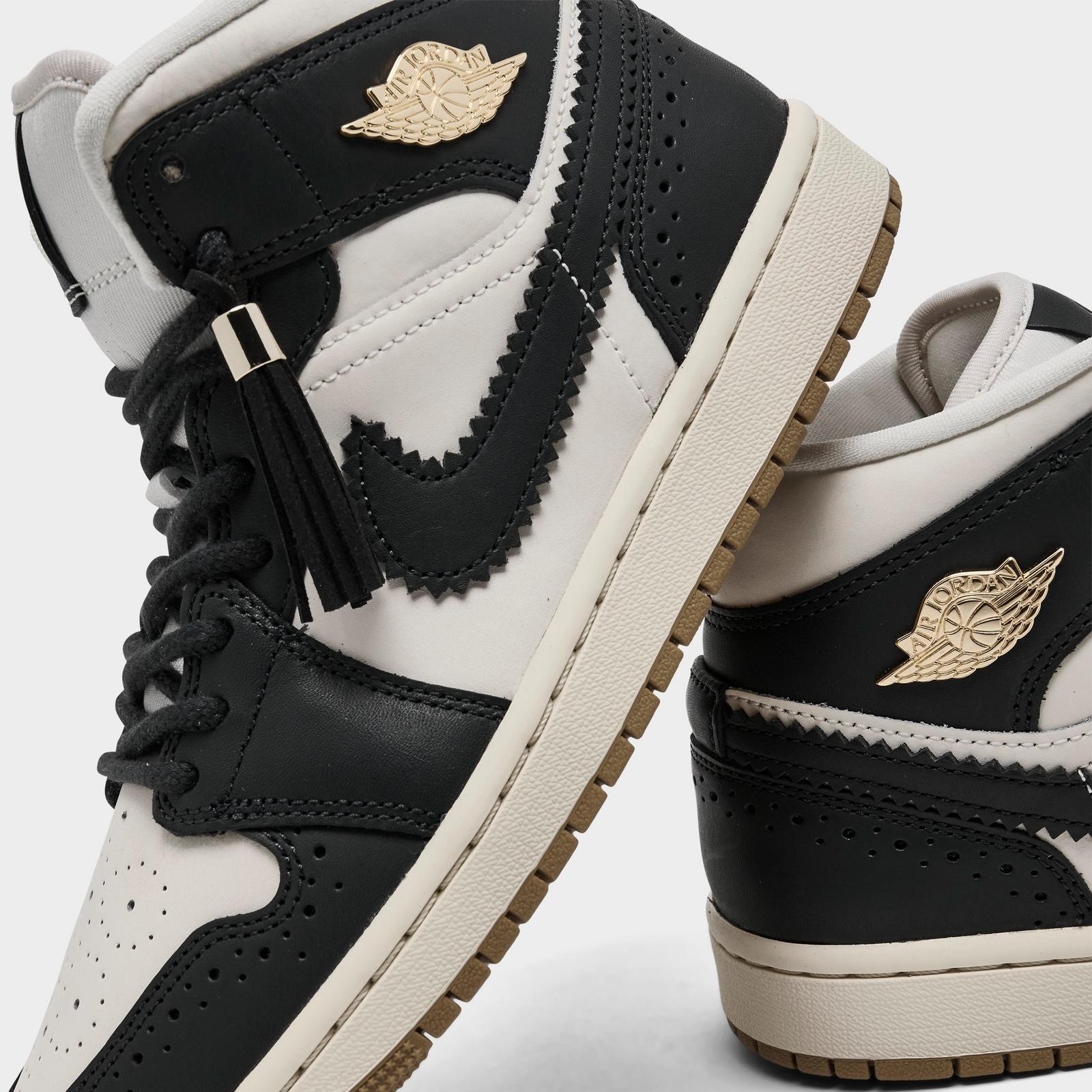 Women's Air Jordan 1 Mid SE Casual Shoes - Off Noir/Chalk/Pearl White/Chalk - view 3