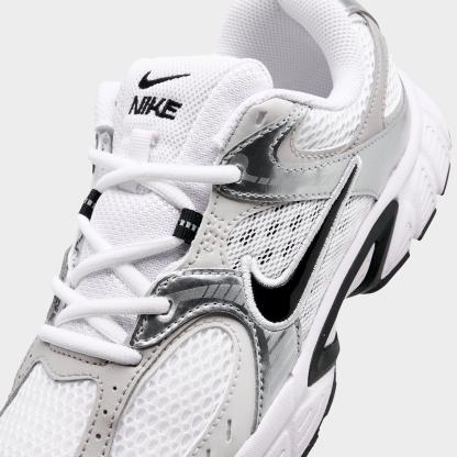 Big Kids' Nithtke V5 RNR Casual Shoes - White/Vast Grey/College Grey/Black - Detail shot