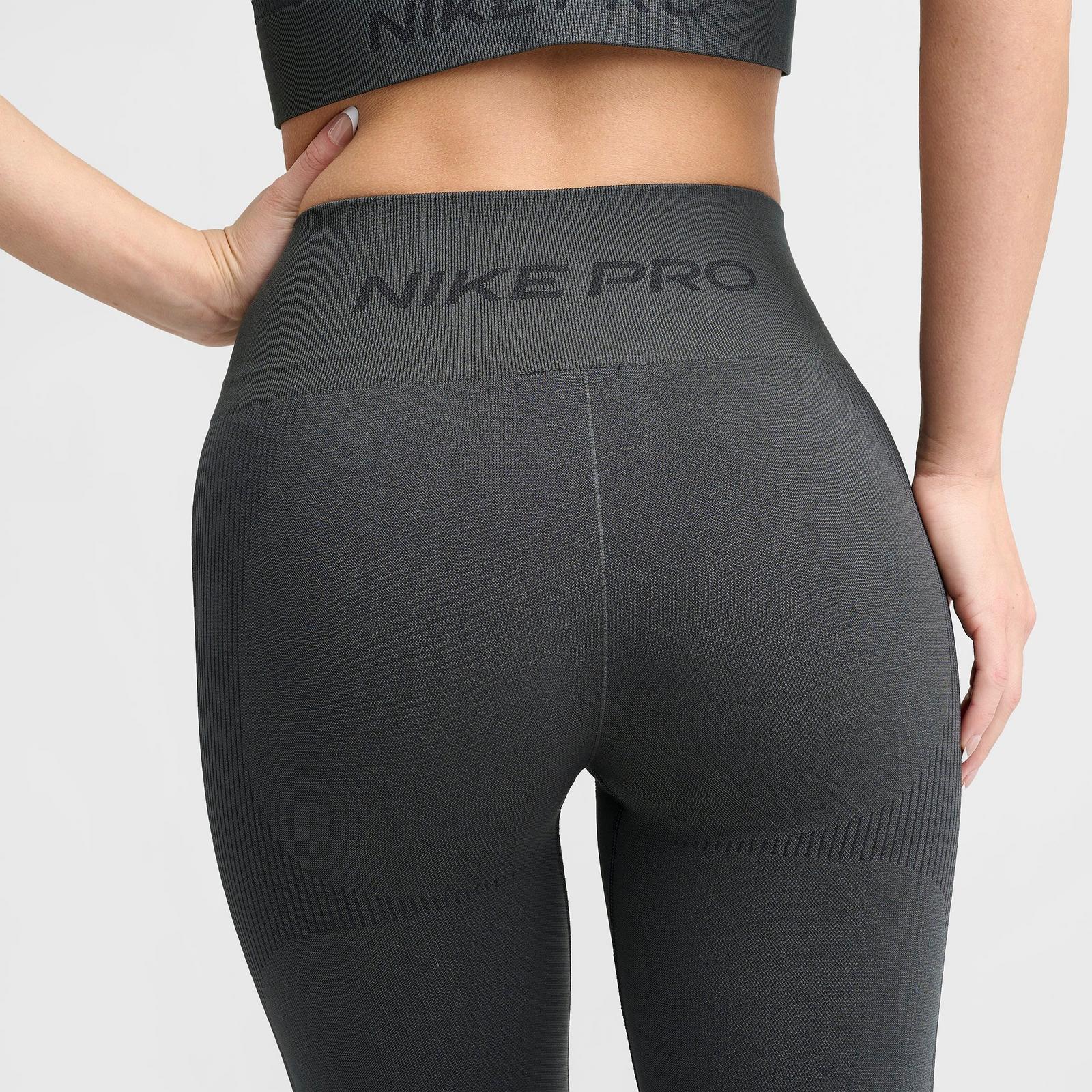 Women's Nike Pro Seamless High-Waisted 7/8 Leggings - Dark Smoke Grey