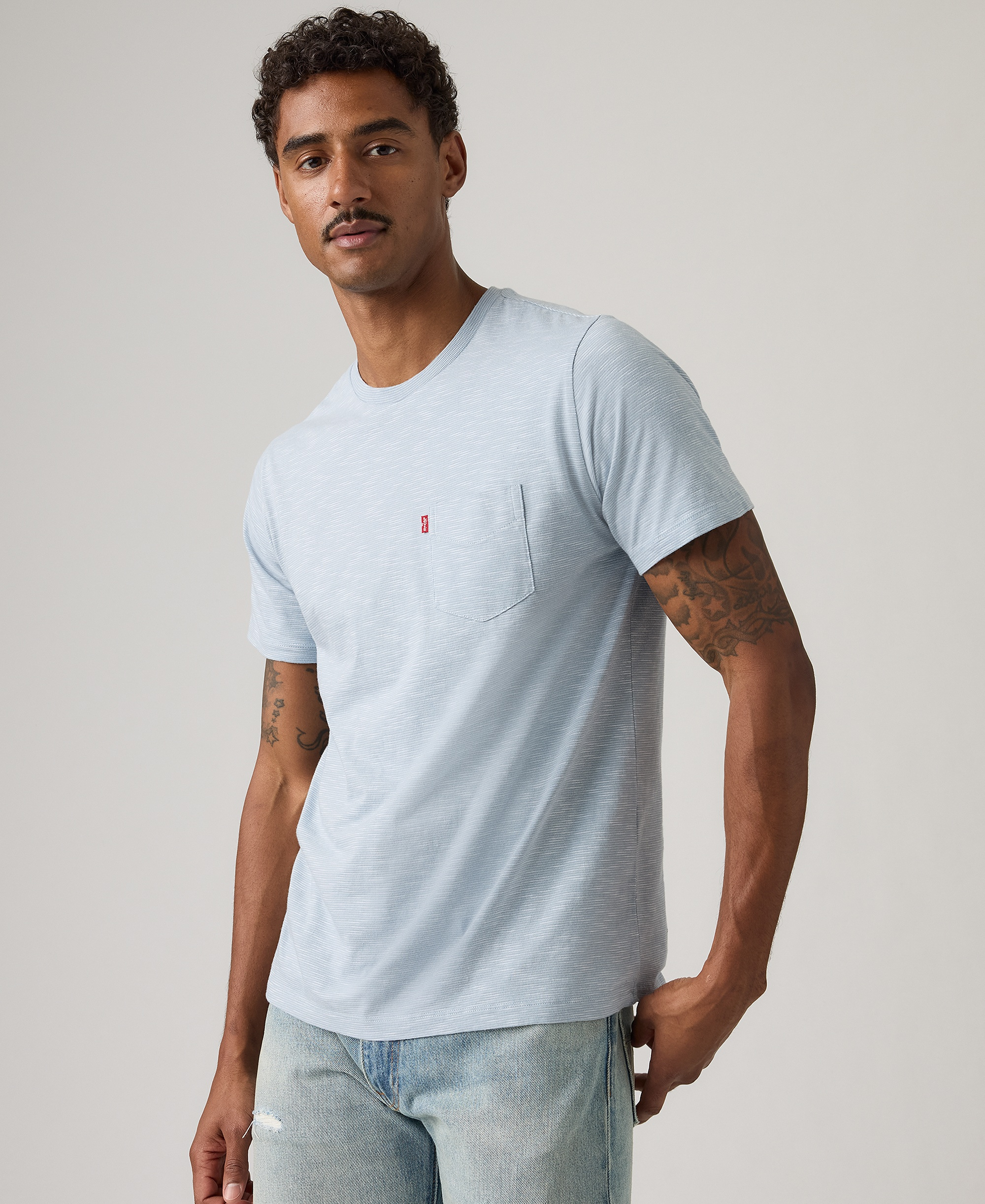 Levi's Men's Classic Pocket Crewneck Short-Sleeve T-Shirt - Chambray
