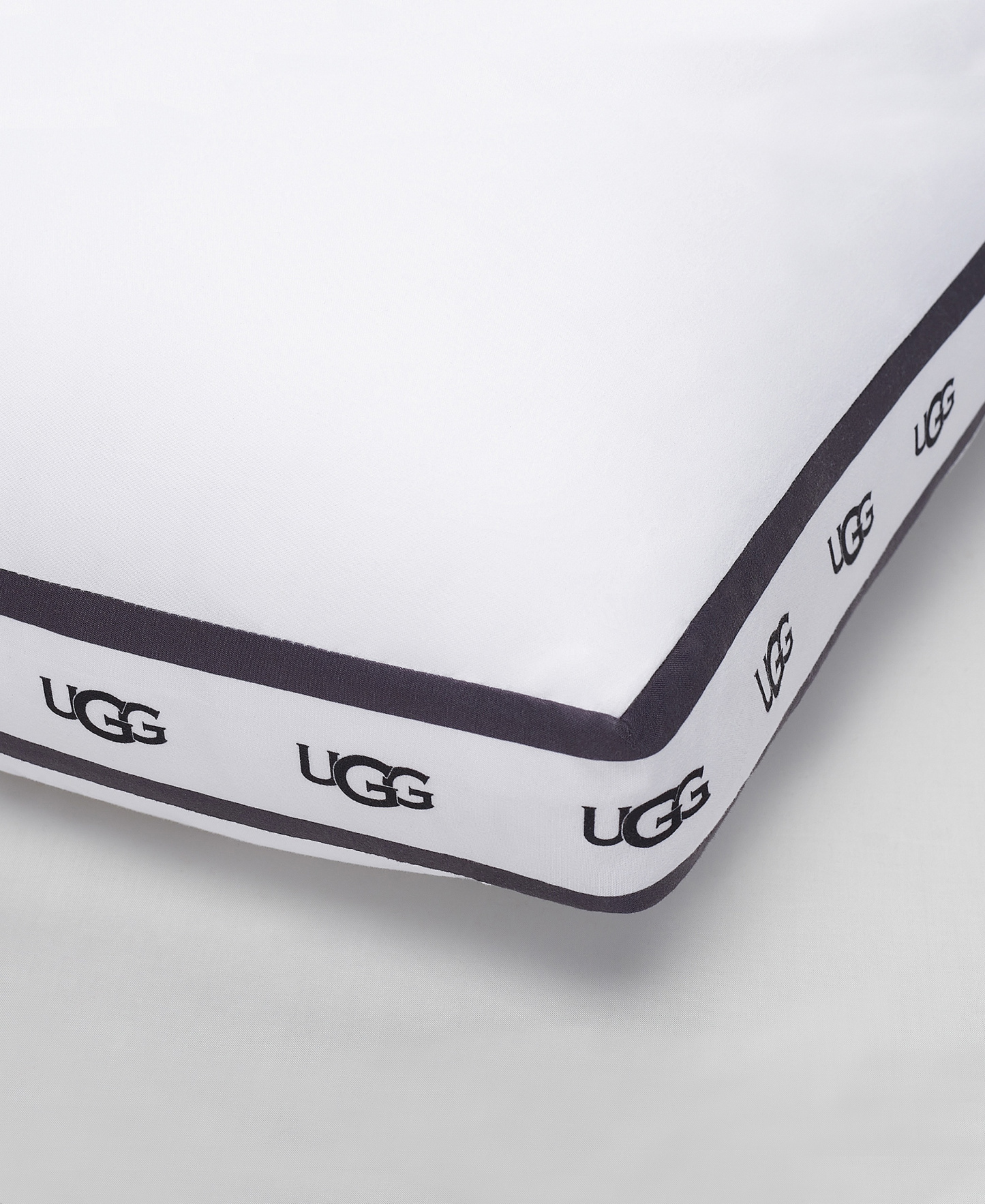 UGG® Devon Basic Pillow, Standard - Snow