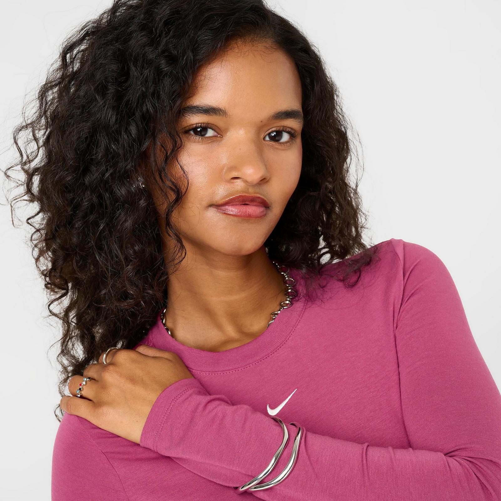 Women's Nike Sportswear Chill Knit Long-Sleeve Slim Crop Top - Sweet Beet/Sail