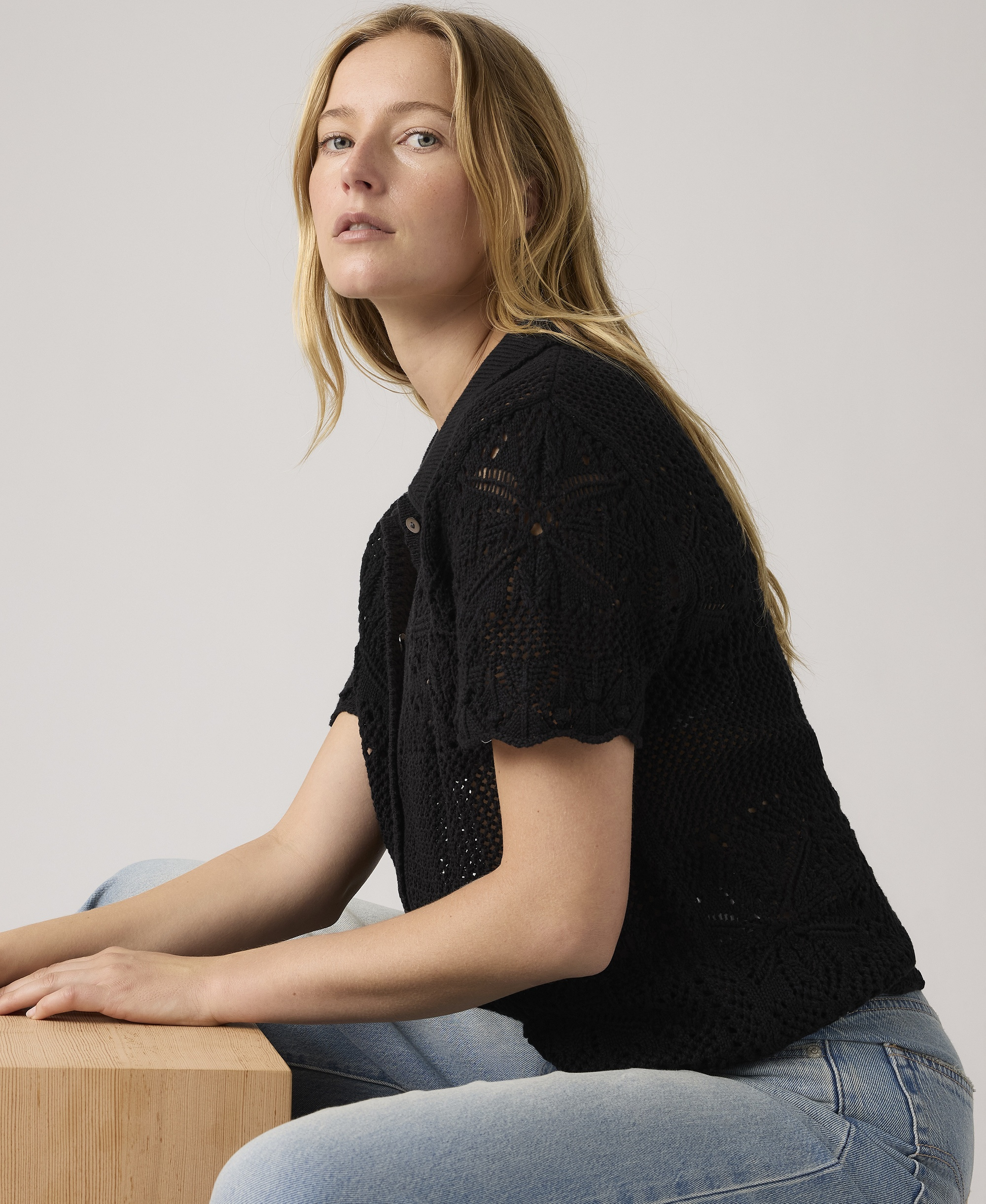 Levi's Premium Women's Susanna Floral Crochet Collared Cotton Shirt - Anthracite Night