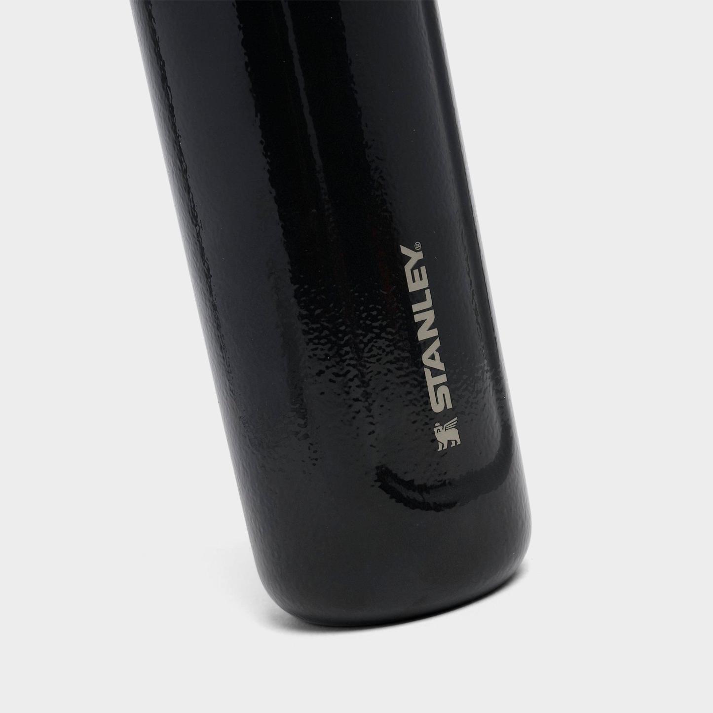 Stanley Wellspring Water Bottle (24 oz) - Hammertone Black