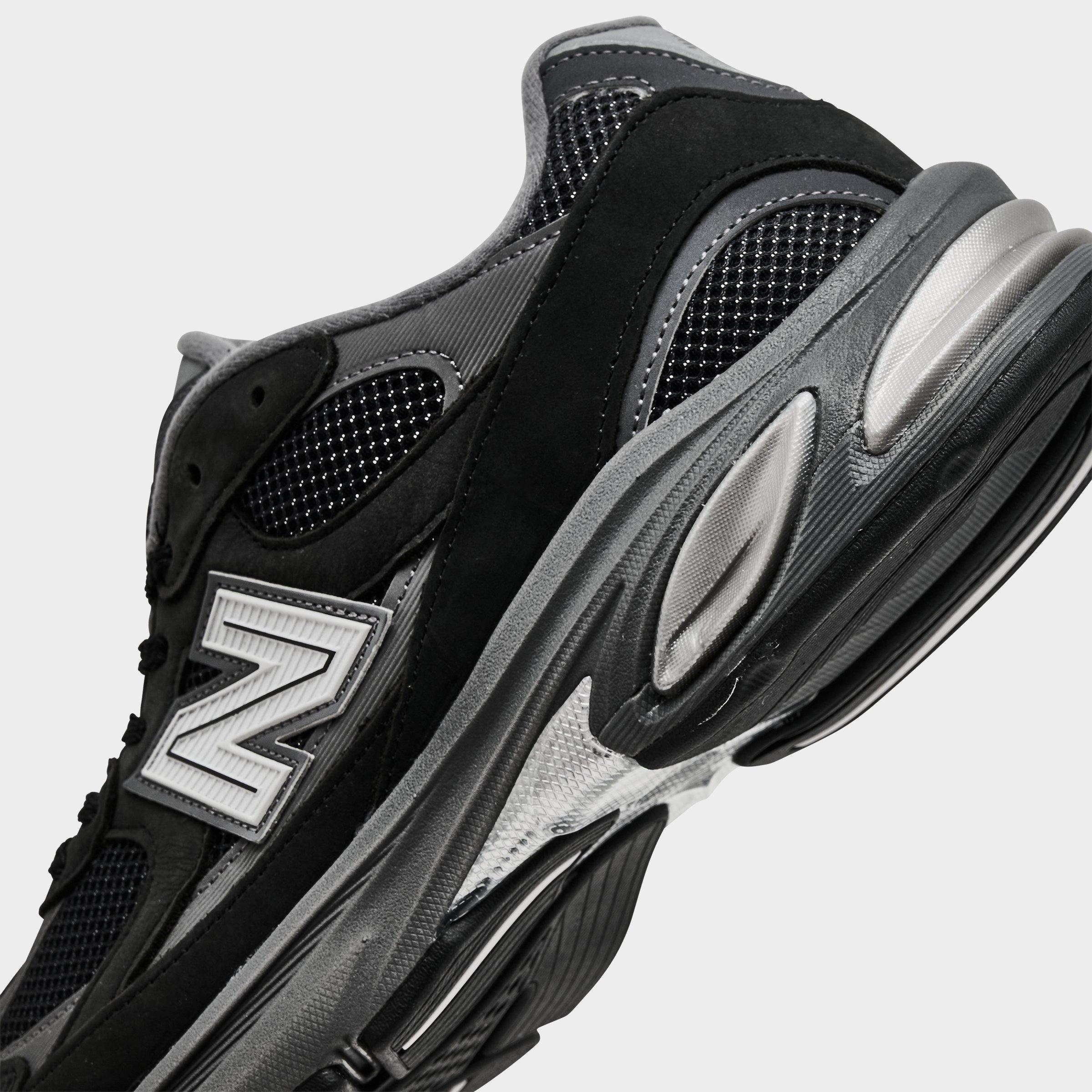 Men's New Balance 2010 Casual Shoes - Black/White - view 3