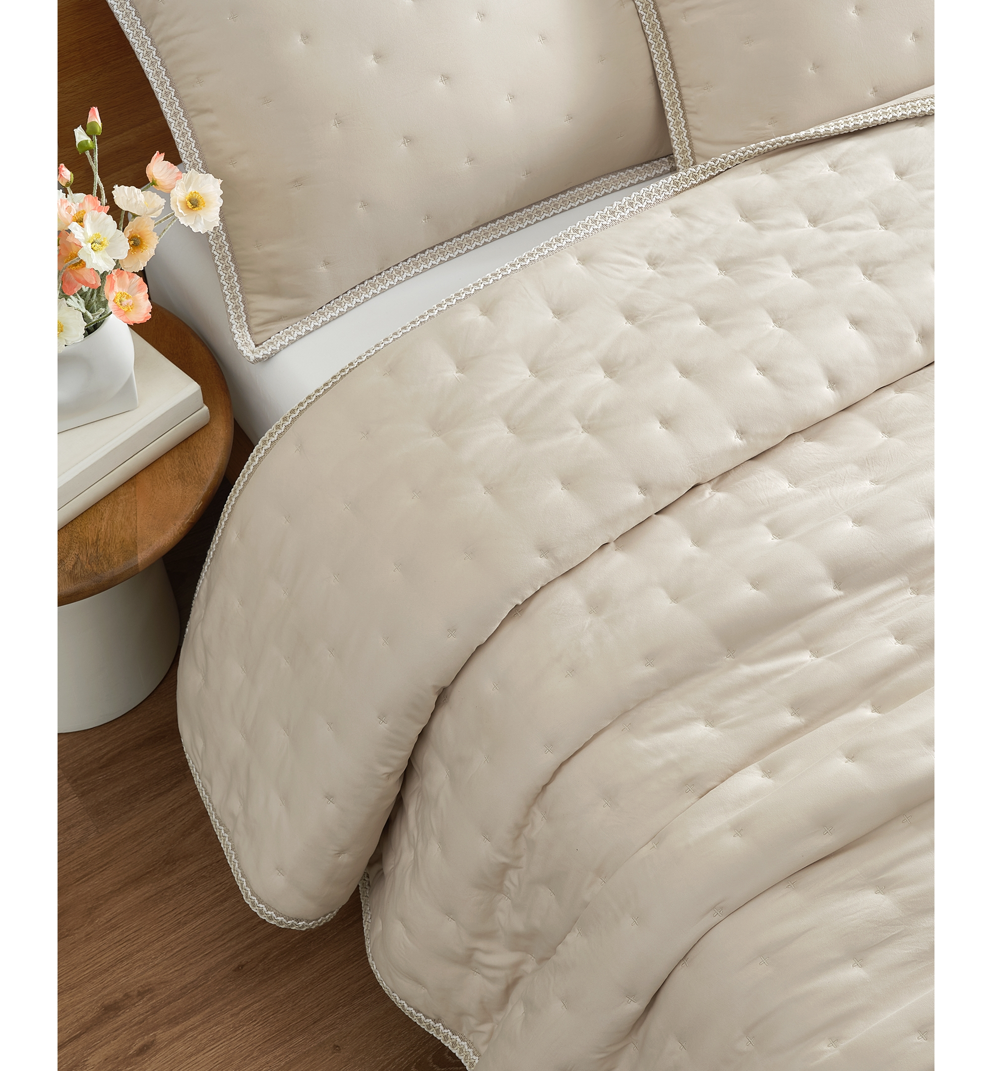 UGG® Devon UGG Braid Quilt Sets - Snow