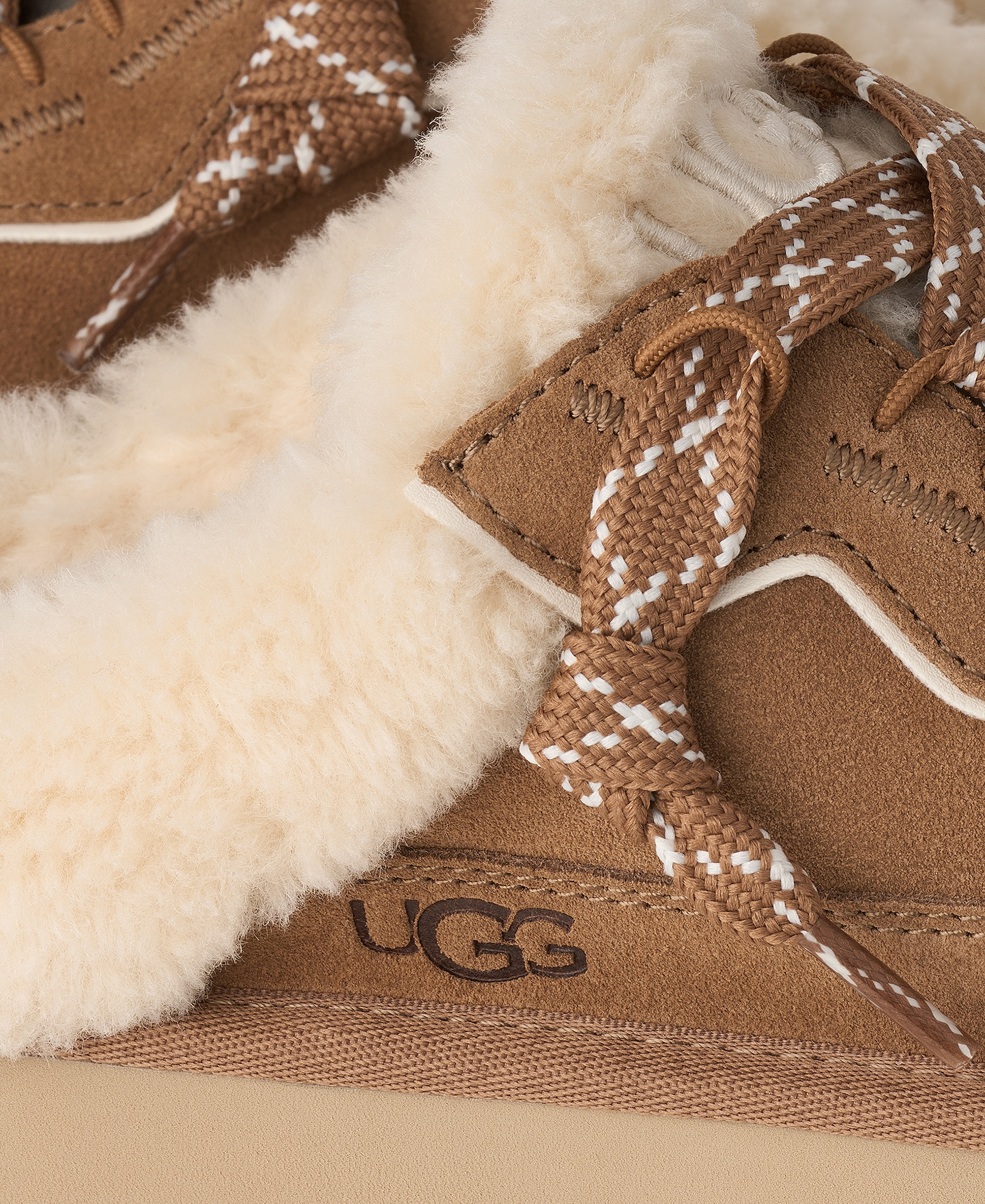 UGG® Women's Lowmel Round Toe Mule Clogs - Chestnut