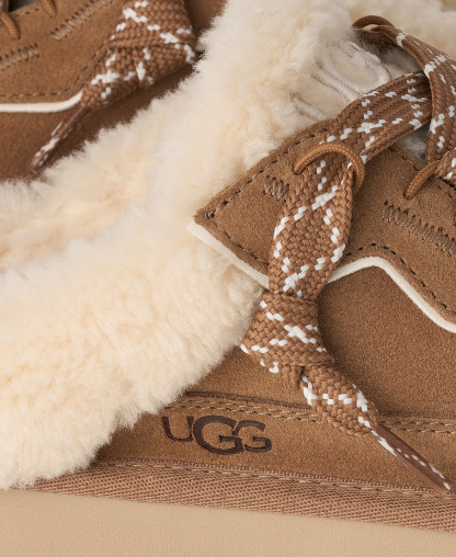 UGG® Women's Lowmel Round Toe Mule Clogs - Chestnut