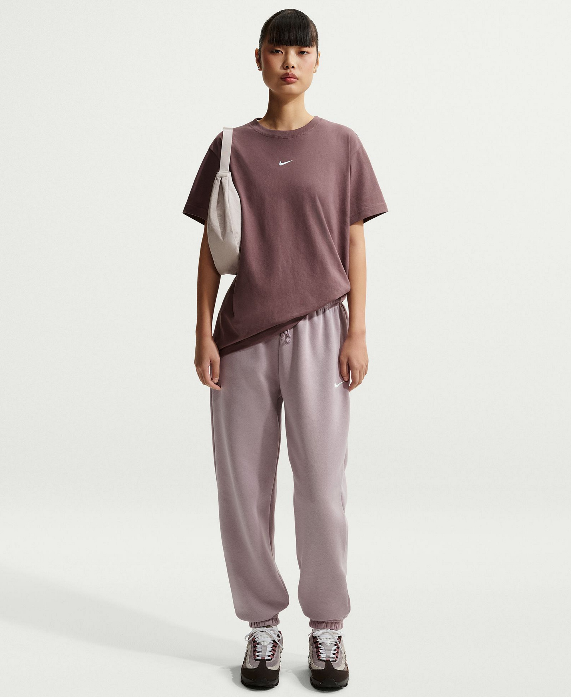 Nike Women's Sportswear Crewneck T-Shirt - Tattoo