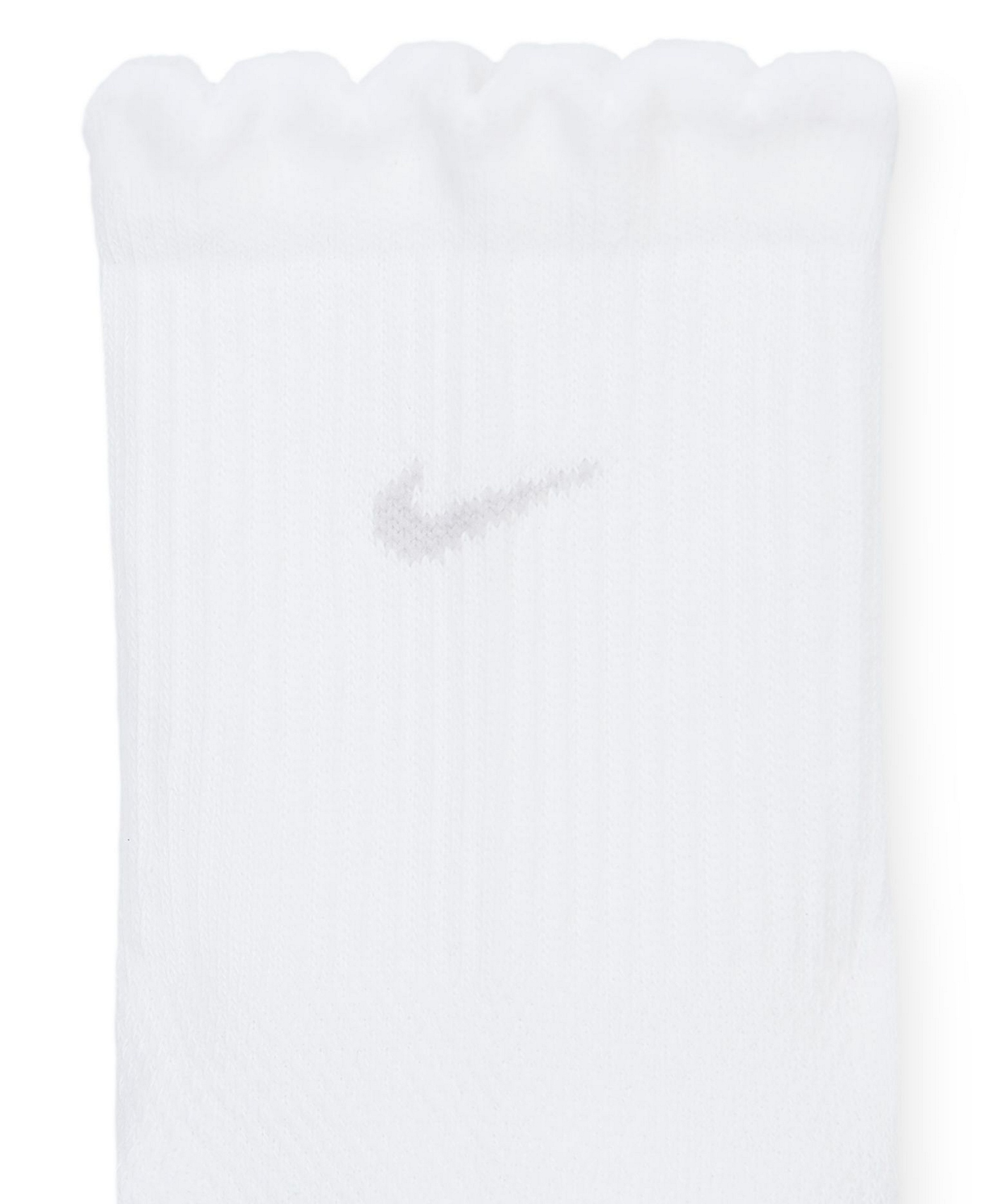 Nike Women's Scalloped Everyday Elevated Crew Socks, 2-Pack - White