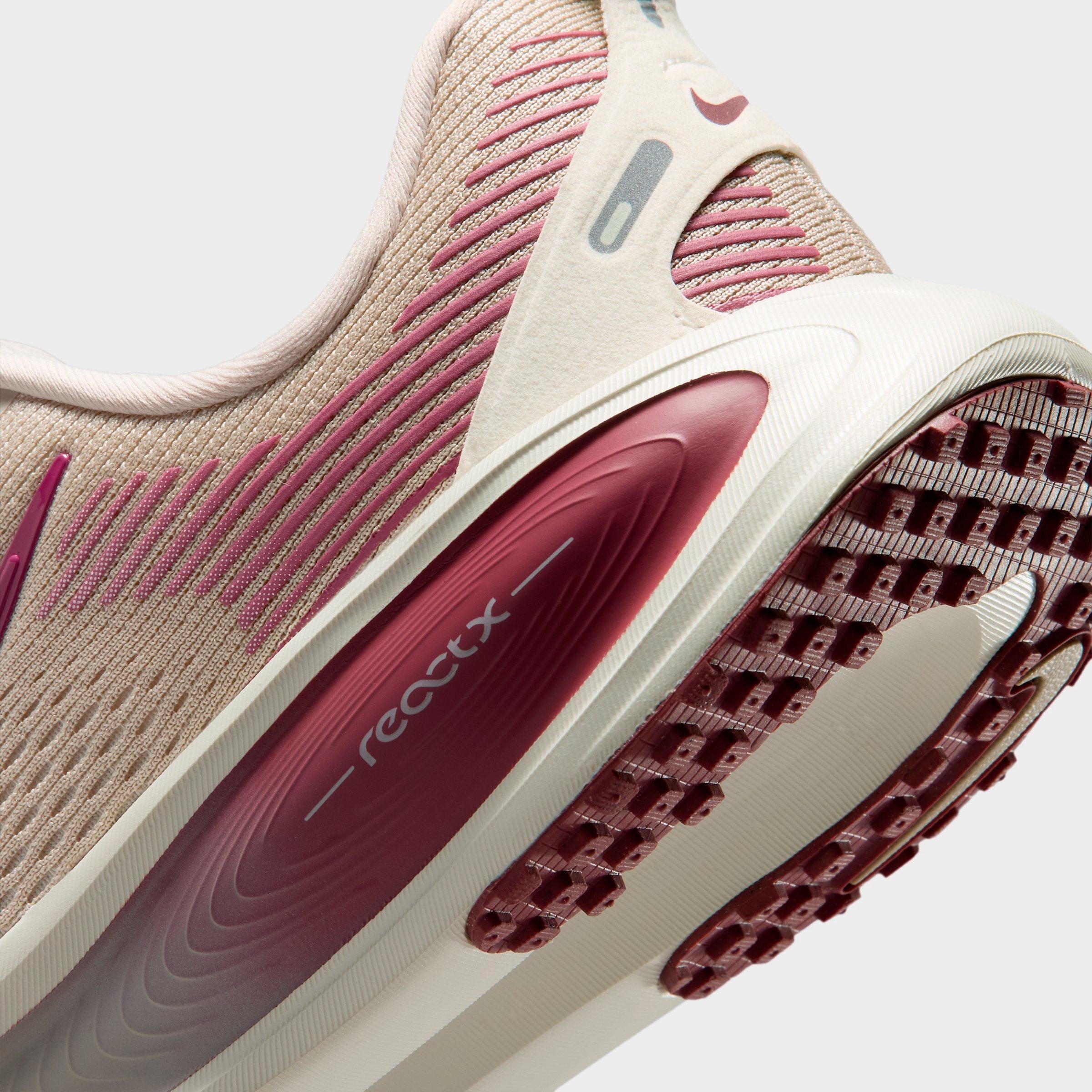 Big Kids' Nithtke Vomero 18 Running Shoes - Part 1 - Cream II/Sail/Pink Smoke - Detail shot