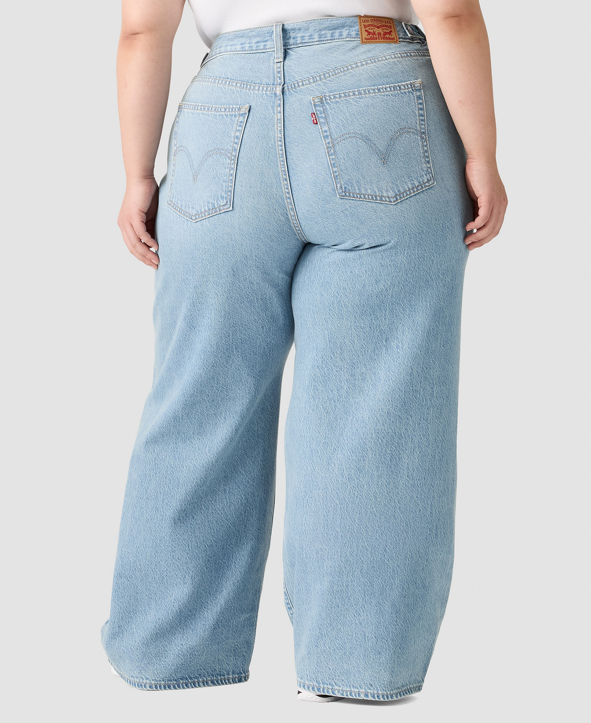 Levi's Women's Cinch-Waist Lightweight Baggy Jeans - Invested Indigo