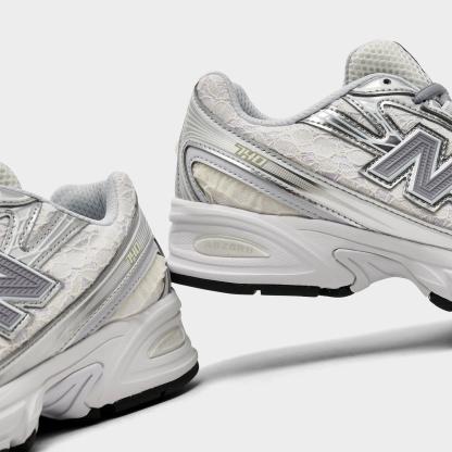 Women's New Balance 740 Lace Casual Shoes - Lace/Silver Metallic/Linen - view 3