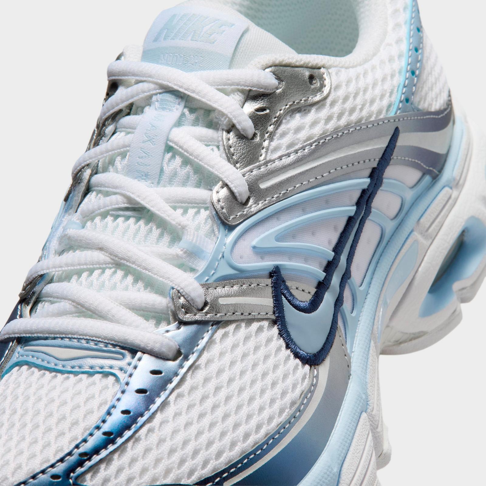 Women's Nike Air Max Moto 2K Casual Shoes - White/Metallic Silver/Midnight Navy/Hydrogen Blue