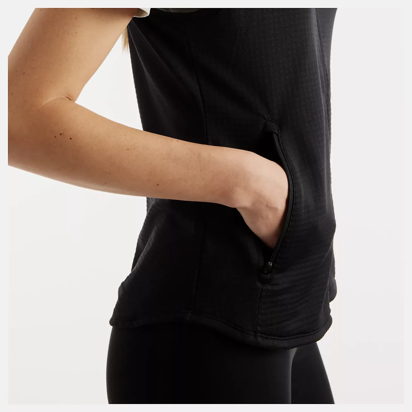 Karoliina is wearing size S and is 5'10"/178cm. Chest: 32.2"/82cm, Waist: 25.5"/65cm, Hips: 36"/91.5cm