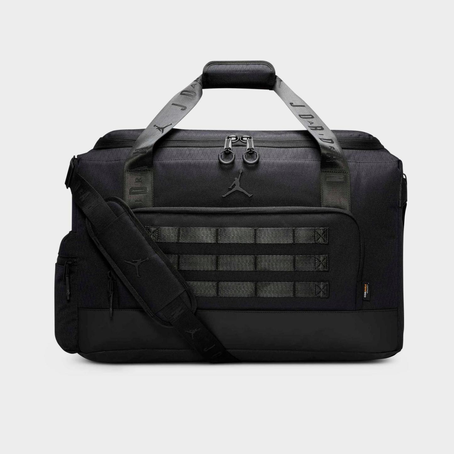 Jordan Collectors Duffel Bag (44L) - Black - view 3